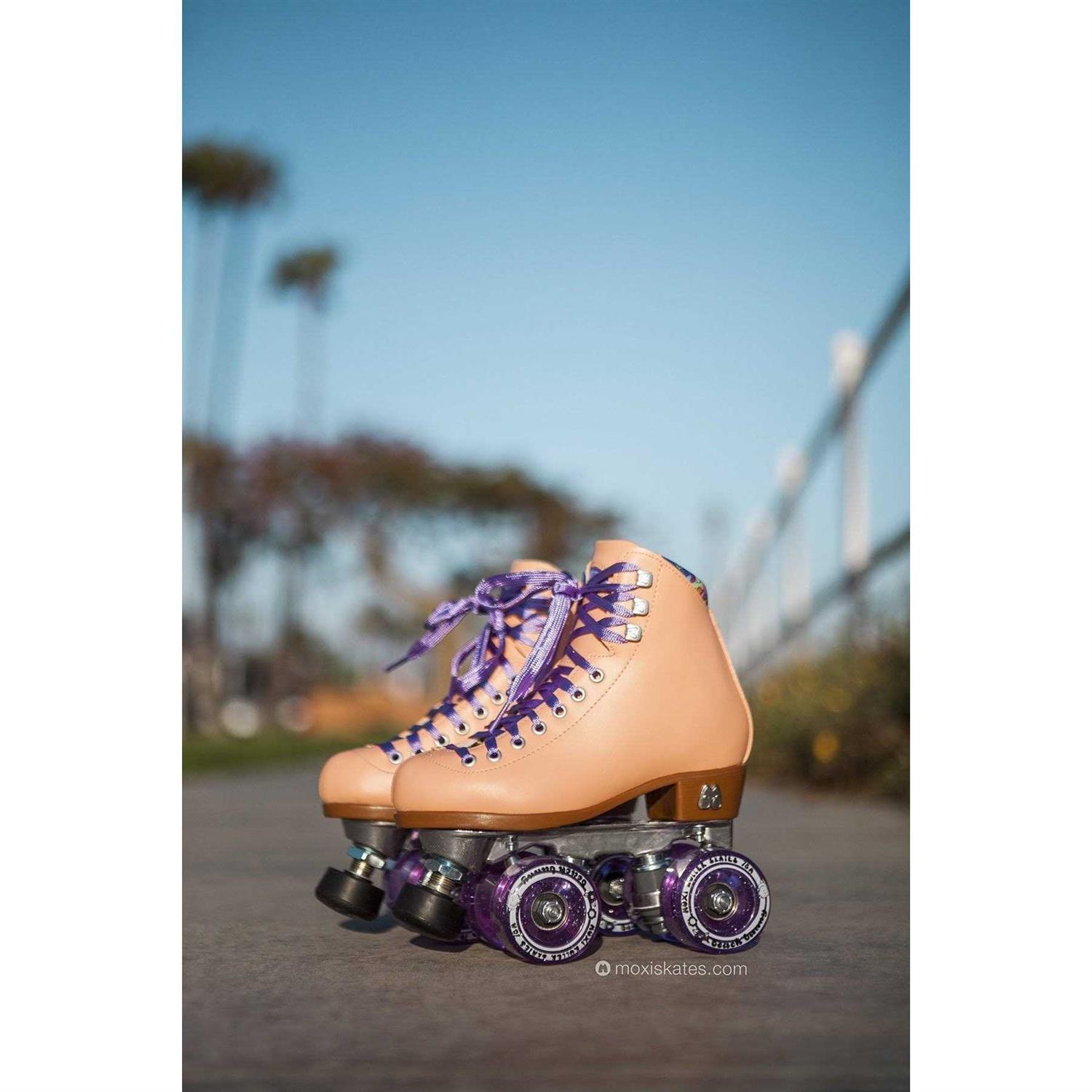 Moxi Beach Bunny Roller Skates - Image 4