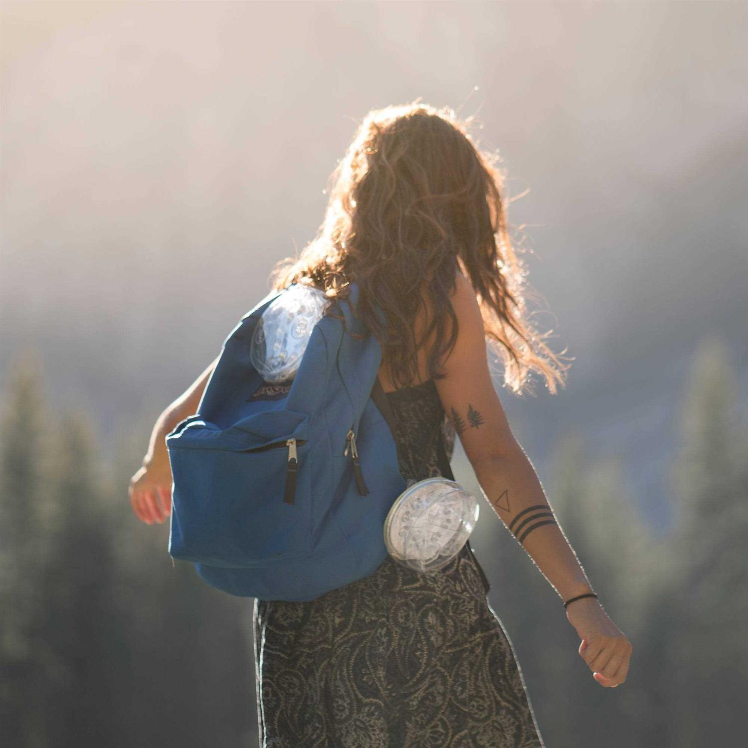 MPOWERD Luci Outdoor 2.0 Inflatable Solar Lantern - Image 4