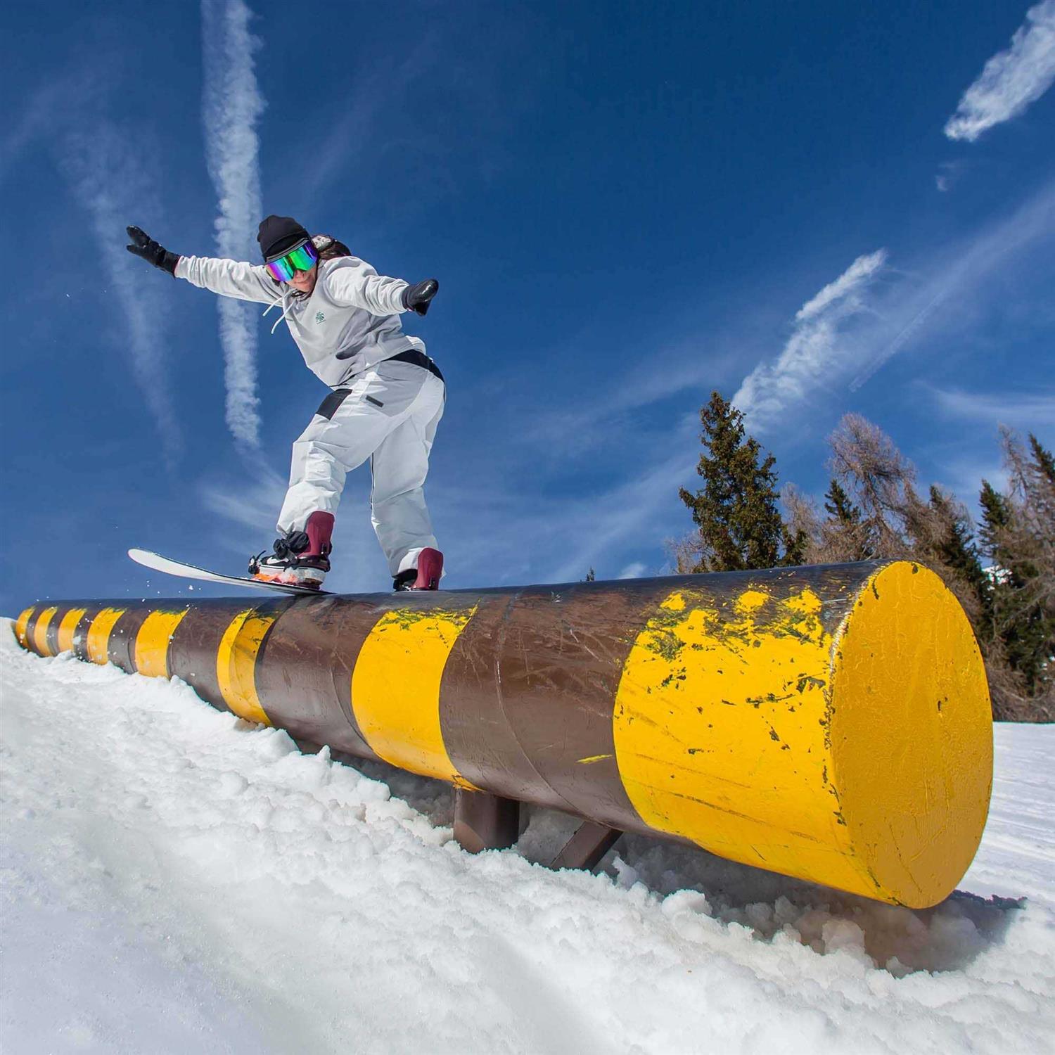 Bataleon Push Up Snowboard Women's - Image 3