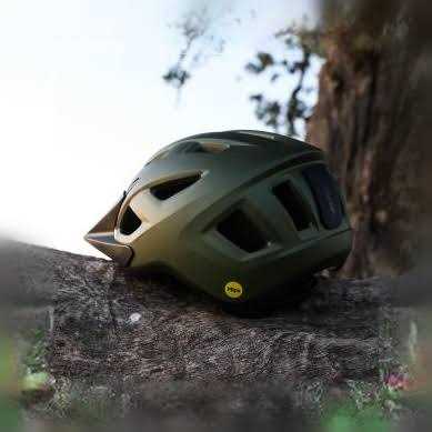 Giant Path MIPS Helmet - Image 2