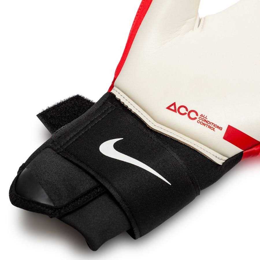 Nike Phantom Elite Goalkeeper Gloves - Image 4