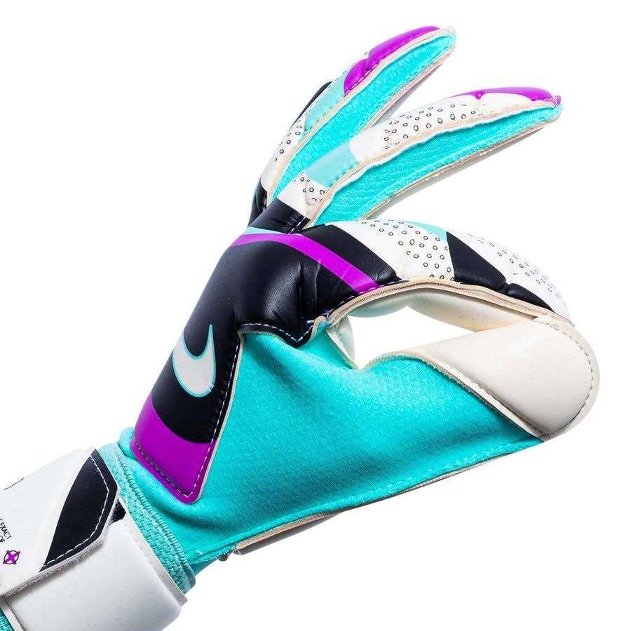Nike Vapor Grip3 Goalkeeper Gloves - Image 3